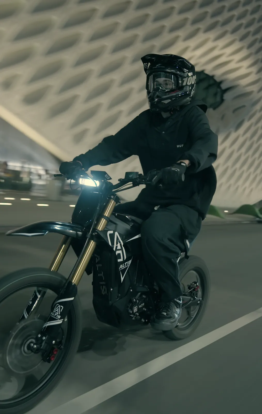 Altis E-Cross Bike